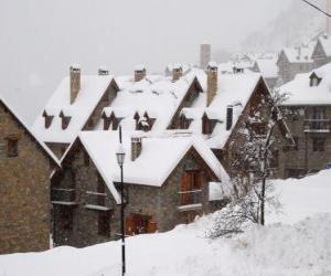 yapboz Peyzaj küçük dağ köyü kar